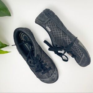 KEEN Mercer Lace II CNX leather and mesh sneaker 7.5/38